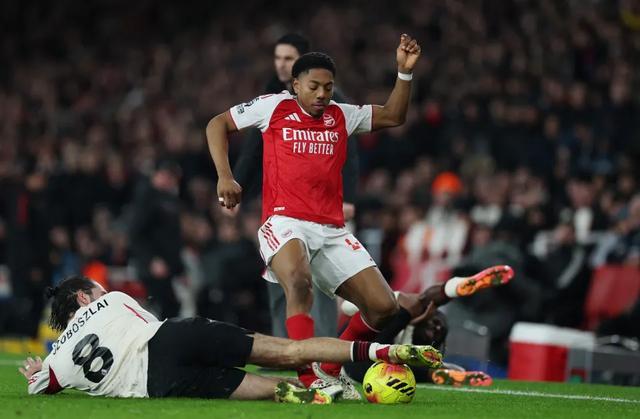 阿森纳小将足总杯遭“停赛杀”！只因前两场太“吃牌”